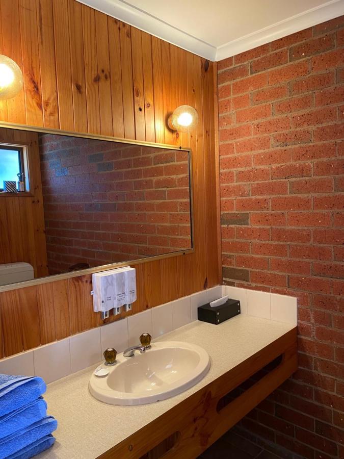 Country Roads Motel Peak Hill Екстериор снимка