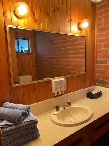 Country Roads Motel Peak Hill Екстериор снимка
